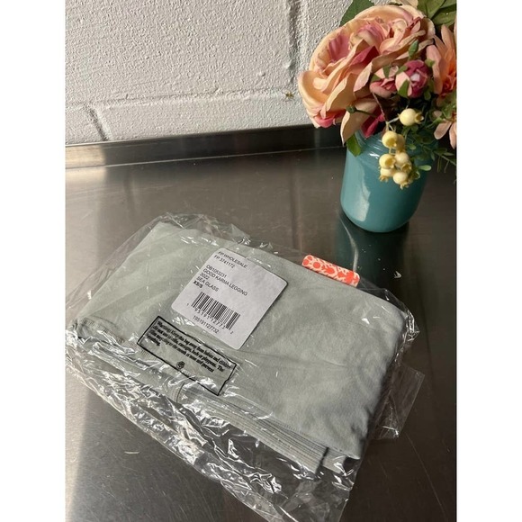 Free People Good Karma Legging Sea Glass - Picture 4 of 6